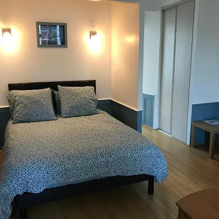 Le De St-sauveur Apartment *